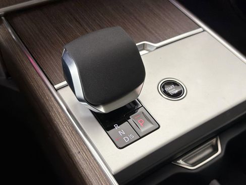 New 2026 Land Rover Range Rover SE image 16