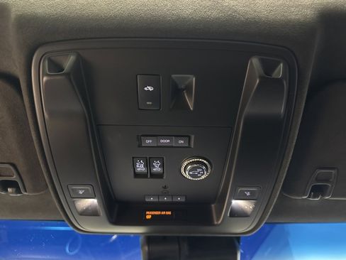 Used 2016 Cadillac Escalade Platinum image 33