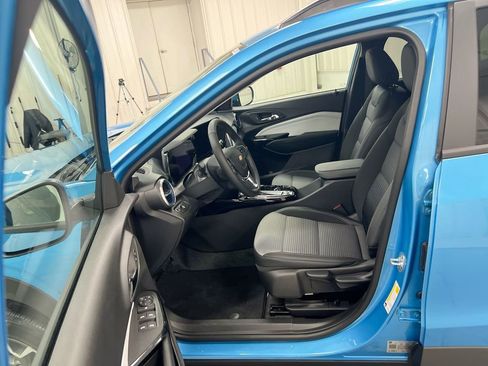 Used 2025 Chevrolet Trax LT w/ Driver Confidence Package FWD image 18