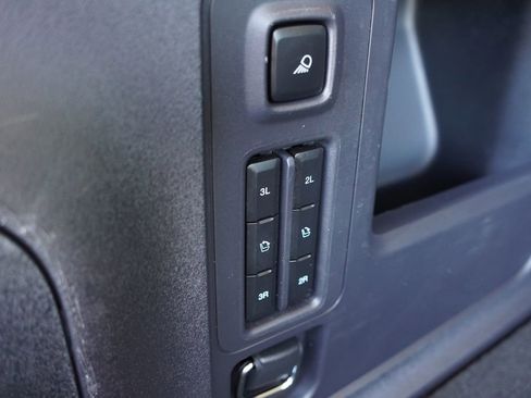 Certified 2025 Ford Expedition Max Platinum image 27