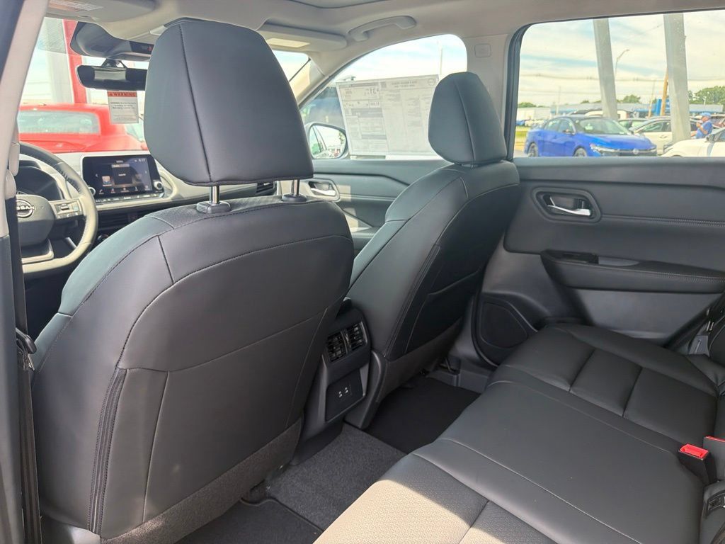 New 2026 Nissan Rogue Dark Armor AWD/4WD image 15