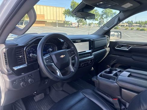 Used 2023 Chevrolet Silverado 1500 LT Trail Boss image 16