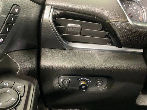 Used 2019 Chevrolet Traverse Premier w/ Driver Confidence II Package image 27