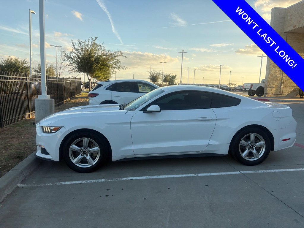 Used 2016 Ford Mustang Coupe RWD image 2