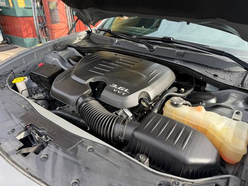 Used 2017 Dodge Charger SXT w/ AWD Premium Group image 25