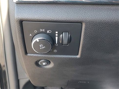 Certified 2018 Jeep Grand Cherokee Limited image 29