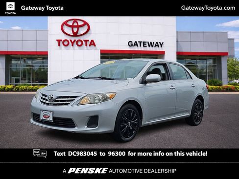Used 2013 Toyota Corolla LE FWD image 1