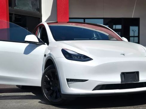 Used 2023 Tesla Model Y Long Range image 16