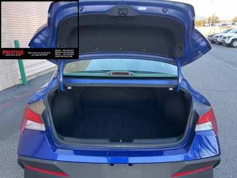 Used 2024 Hyundai Elantra SE image 14