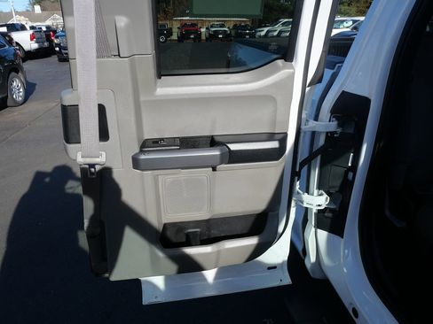 Used 2018 Ford F150 XLT image 21