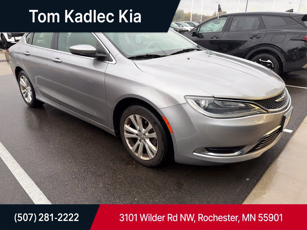 Used 2016 Chrysler 200 Limited FWD image 1