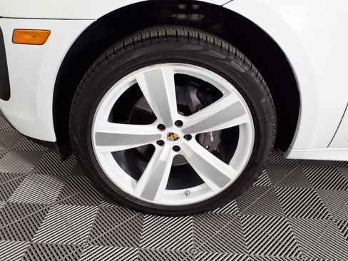 Used 2023 Porsche Macan Turbo AWD/4WD image 7