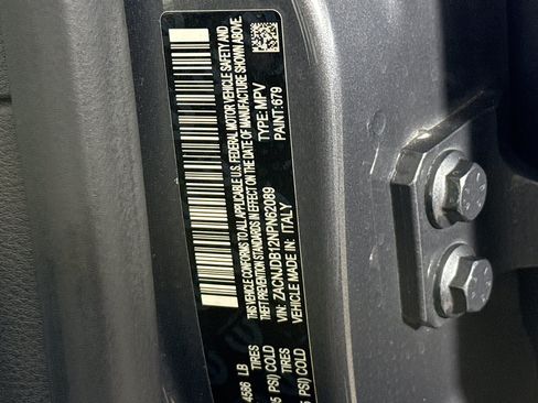 Used 2022 Jeep Renegade Latitude AWD/4WD image 37