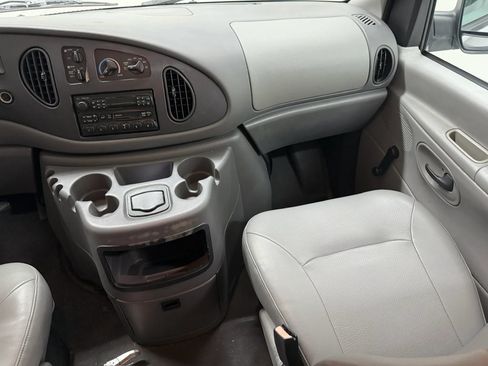 Used 2003 Ford E-350 and Econoline 350 XL RWD image 66