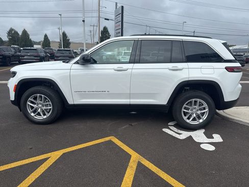 New 2025 Jeep Grand Cherokee Laredo X w/ Luxury Tech Group I AWD/4WD image 5