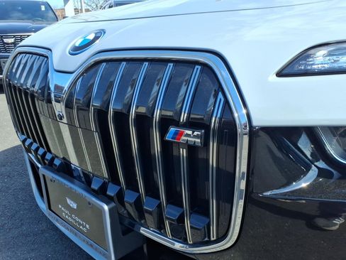 Used 2024 BMW i7 M70 w/ Executive Package AWD/4WD image 9