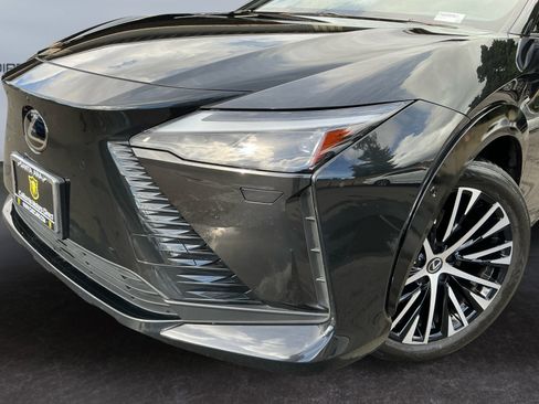 Used 2023 Lexus RZ 450e Premium image 9