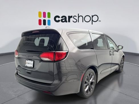 Used 2020 Chrysler Pacifica Touring w/ S Appearance Package FWD image 5