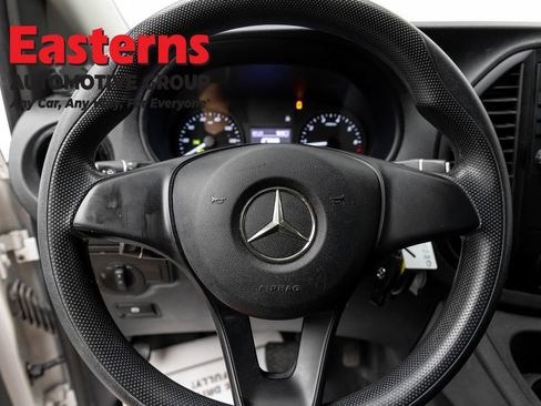 Used 2022 Mercedes-Benz Metris image 10