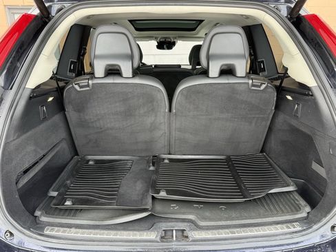 Used 2017 Volvo XC90 T6 Momentum w/ Protection Package image 18