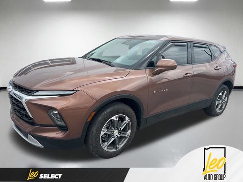 Used 2023 Chevrolet Blazer LT AWD/4WD image 1