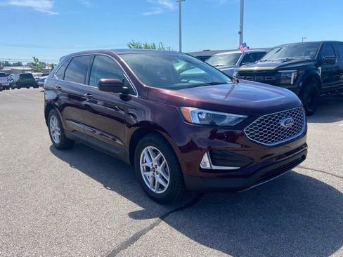 Used 2023 Ford Edge SEL w/ Convenience Package AWD/4WD image 2