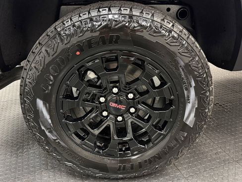 New 2026 GMC Canyon Elevation w/ Convenience Package image 12