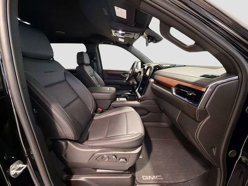Used 2025 GMC Yukon XL Denali image 27