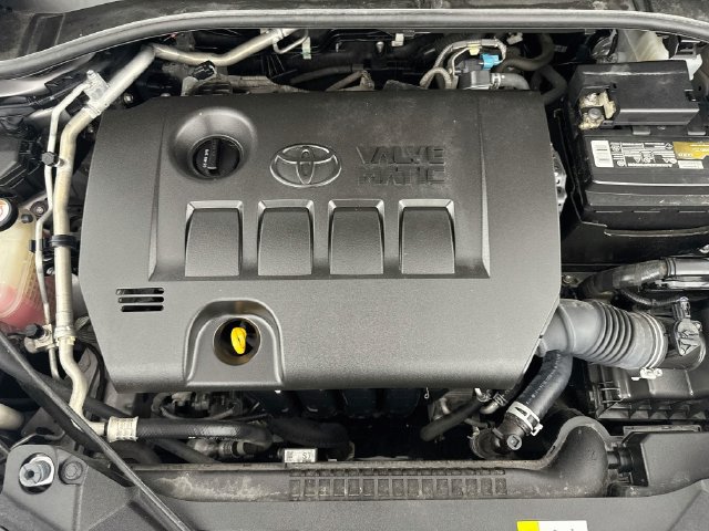 Used 2020 Toyota C-HR XLE FWD image 36