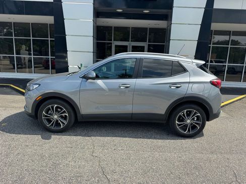 Used 2023 Buick Encore GX Select FWD image 3