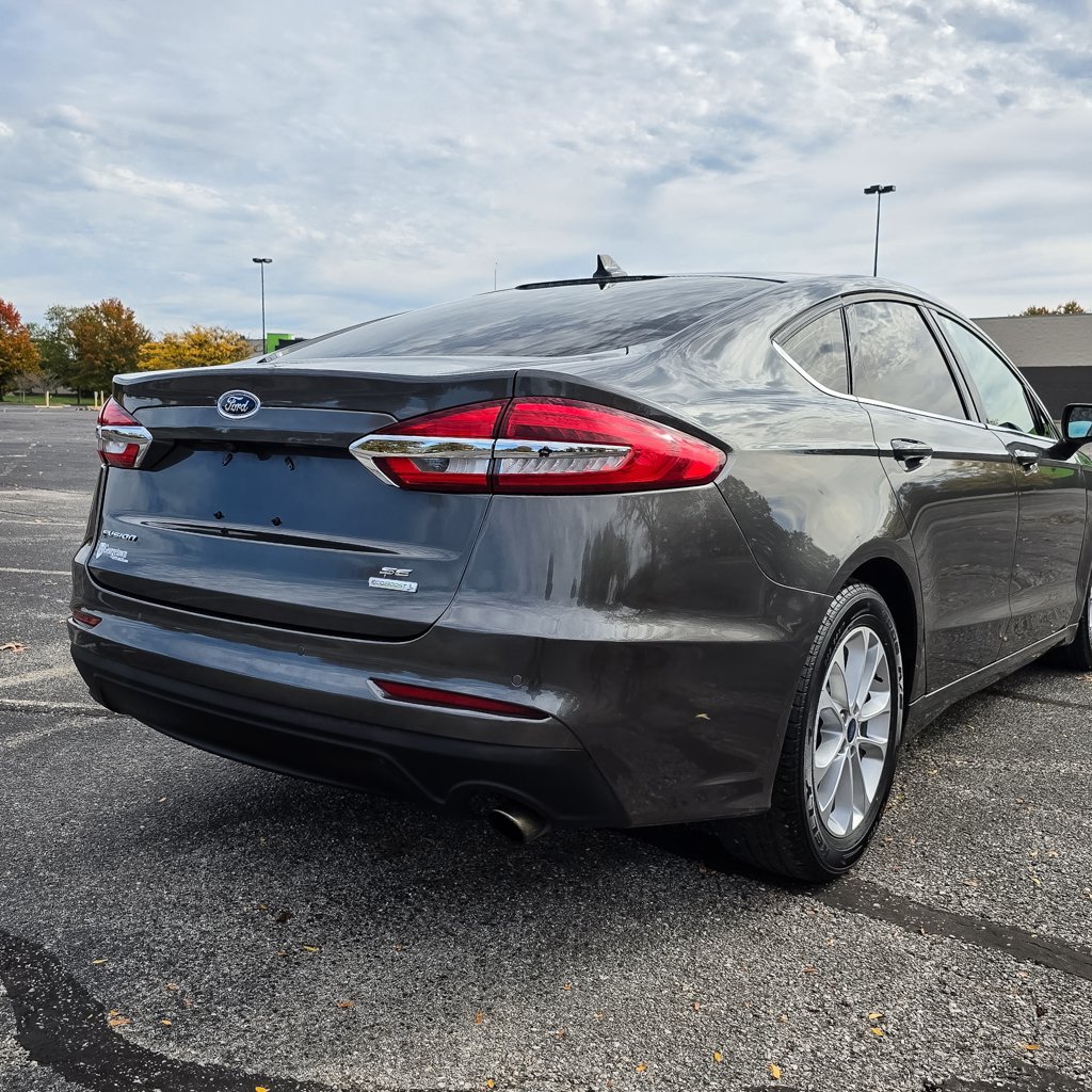 Used 2020 Ford Fusion SE FWD image 36