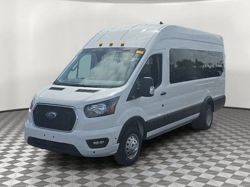 Used 2025 Ford Transit 350 XLT RWD image 3