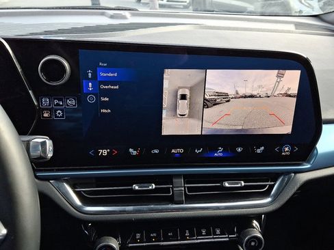 Used 2025 Chevrolet Equinox EV LT w/ Convenience Package image 16