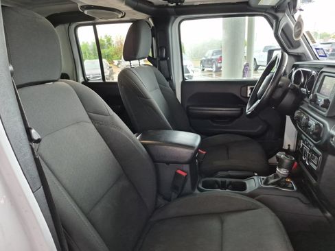 Used 2020 Jeep Gladiator Sport AWD/4WD image 5