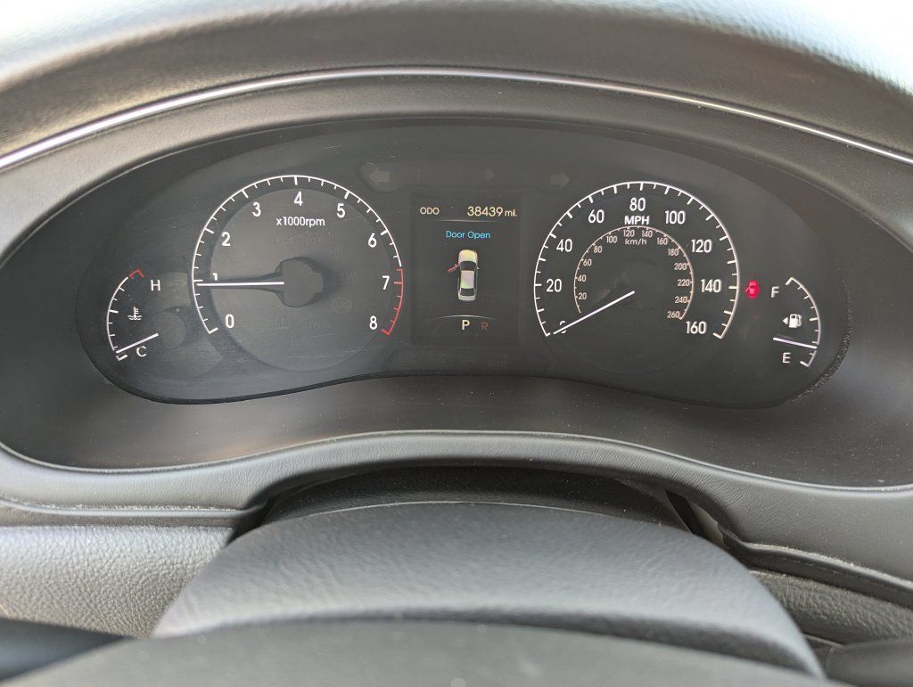 Used 2014 Hyundai Genesis 3.8 w/ Technology Package 03 RWD image 19