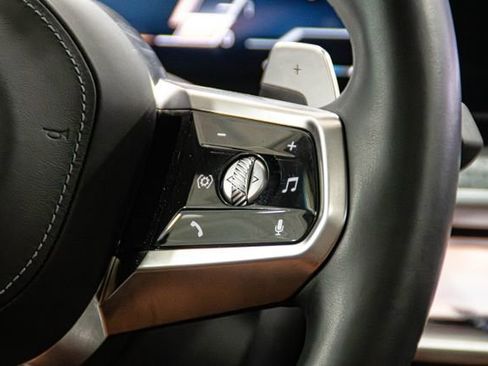 Used 2023 BMW 760i xDrive w/ Parking Assistance Package image 13