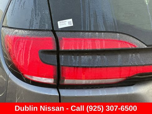 Used 2022 Chrysler Pacifica Touring-L FWD image 49