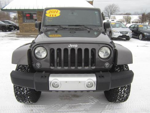 Used 2014 Jeep Wrangler Unlimited Sahara w/ Dual Top Group image 3