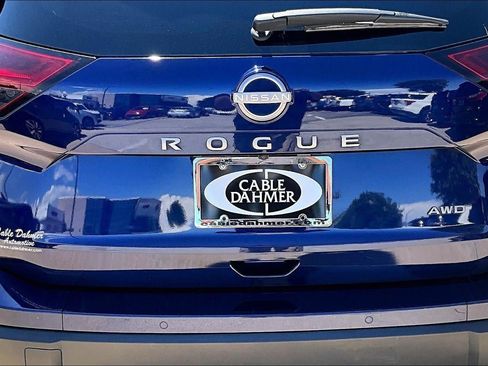 Used 2025 Nissan Rogue SV AWD/4WD image 24