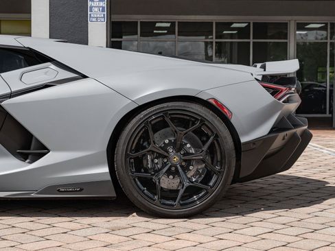 Used 2024 Lamborghini Revuelto AWD/4WD image 28