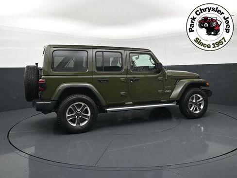Used 2022 Jeep Wrangler Unlimited Sahara w/ LED Lighting Group AWD/4WD image 6