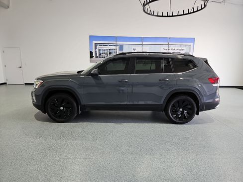 Used 2026 Volkswagen Atlas SE FWD image 5