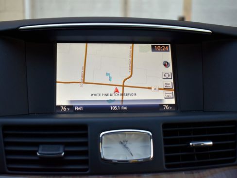 Used 2017 INFINITI Q70 L 3.7 w/ Deluxe Touring Package image 18