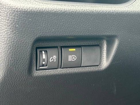 Used 2025 Toyota RAV4 XLE AWD/4WD image 20