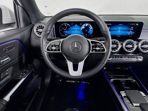 Used 2020 Mercedes-Benz GLB 250 image 4