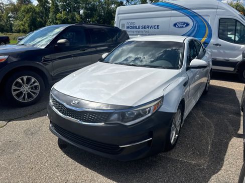 Used 2016 Kia Optima LX FWD image 2