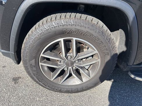 Used 2022 Jeep Grand Cherokee Limited w/ Trailer Tow Group IV image 11