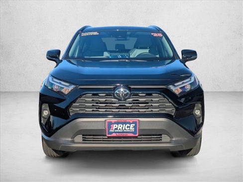 Used 2025 Toyota RAV4 XLE Premium image 9