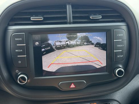 Used 2024 Kia Soul LX w/ Option Group 015 FWD image 21