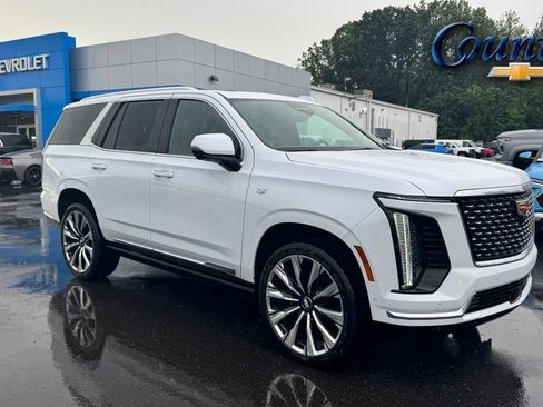 Used 2026 Cadillac Escalade Luxury w/ Touring Package AWD/4WD image 1